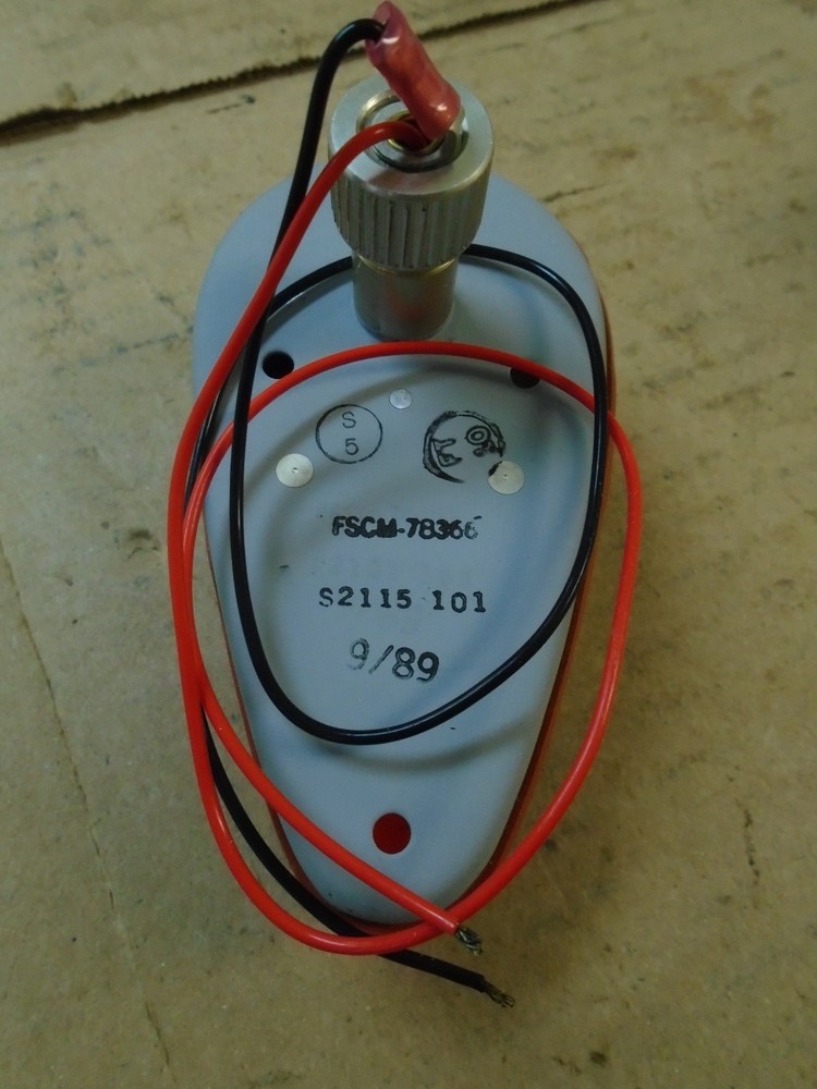 1 EA NOS SODERBERG NAVIGATIONAL LIGHT ASSY FOR VARIOUS AIRCRAFT P/N: S2115-101
