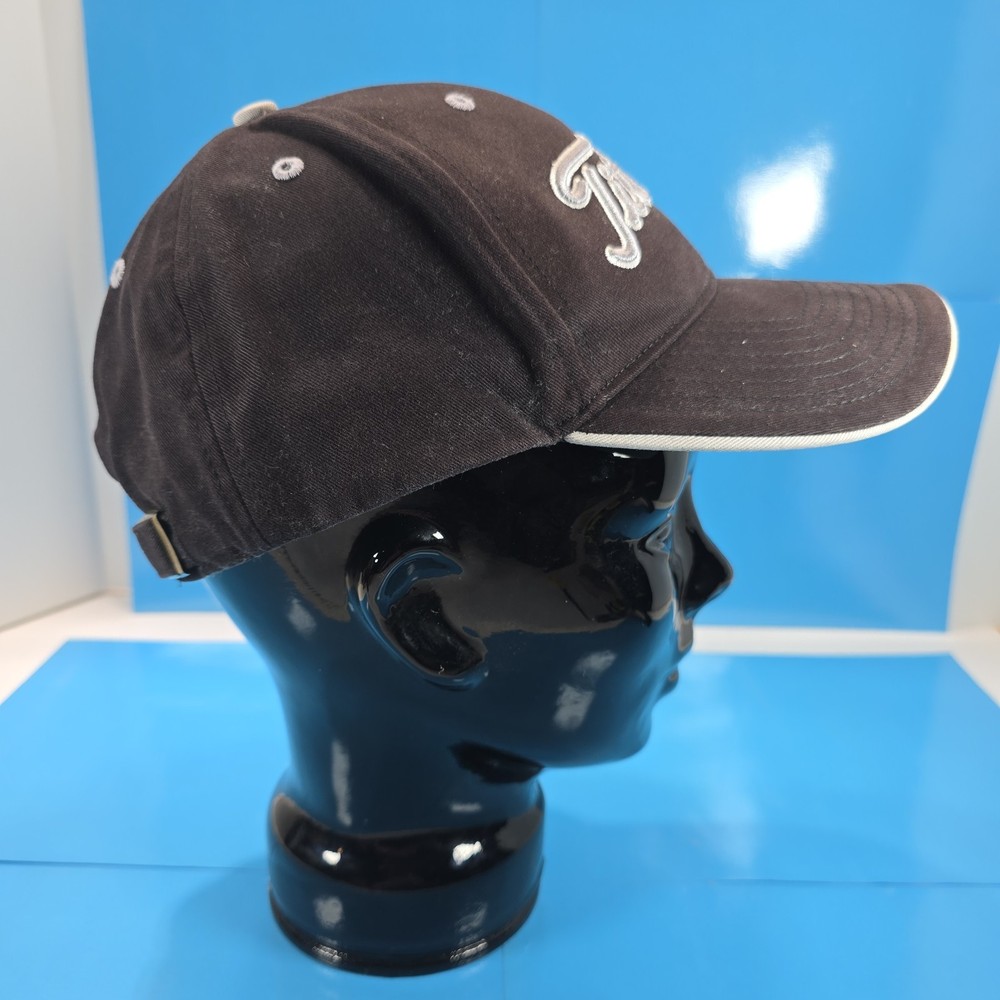 Titleist Golf Hat Cap Black Preowned Adjustable Strap Signed