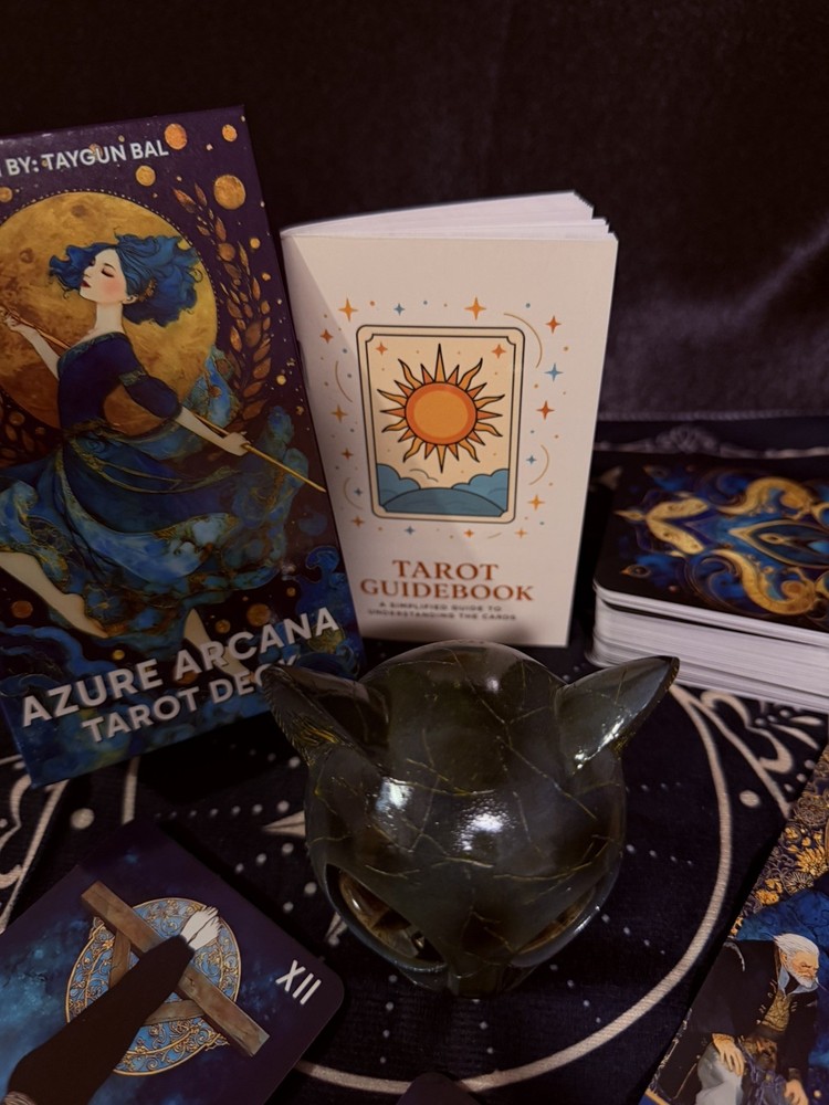 🌙 Tarot Gift Set – Azure Arcana Deck with Cloth & Cat Statue