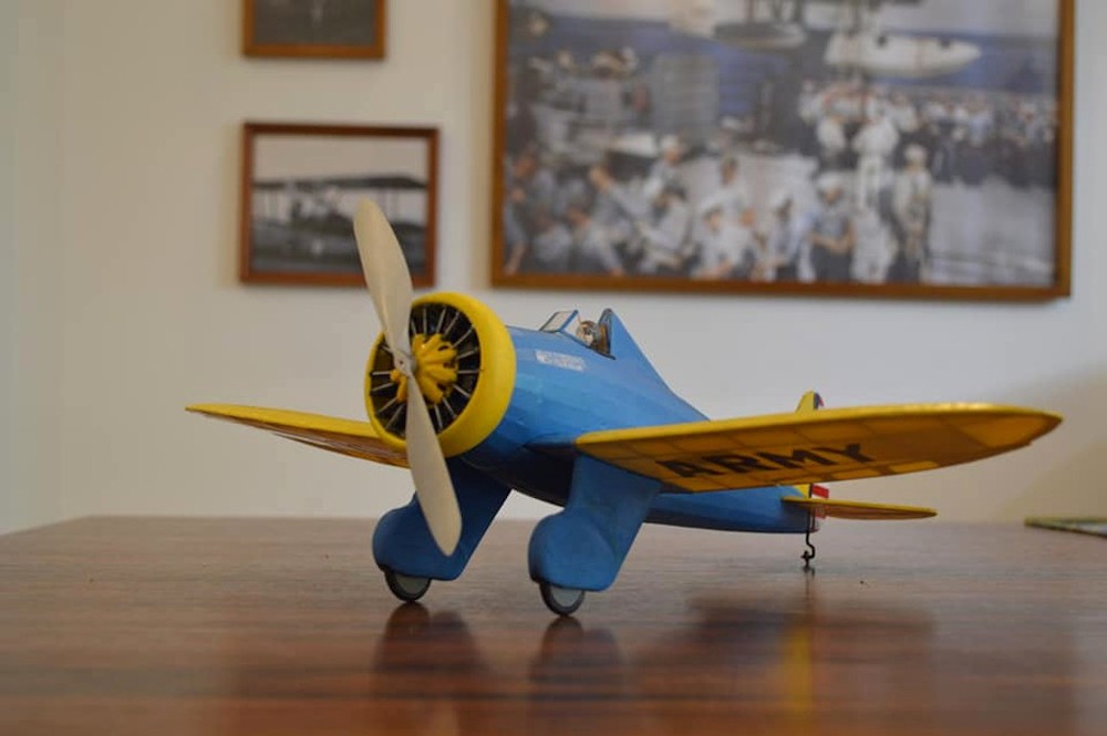 Boeing P-26A Peashooter + Motor