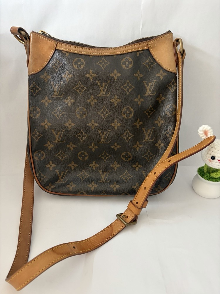 Authantic Louis Vuitton Monogram Odeon MM Crossbody