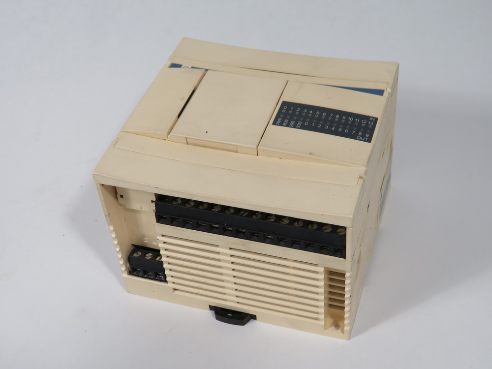 Schneider Electric TWDLCAA24DRF Compact Base Controller DISCOLORATION USED