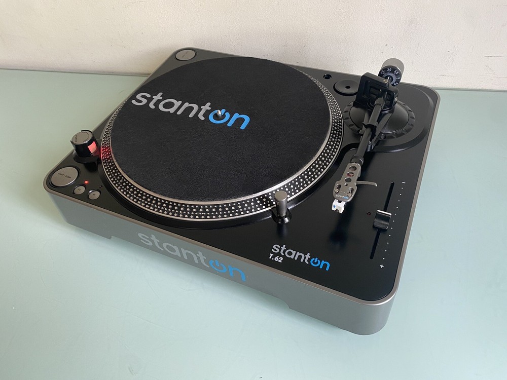 Stanton T.62 Direct Drive Pro DJ Turntable with Dust Jacket