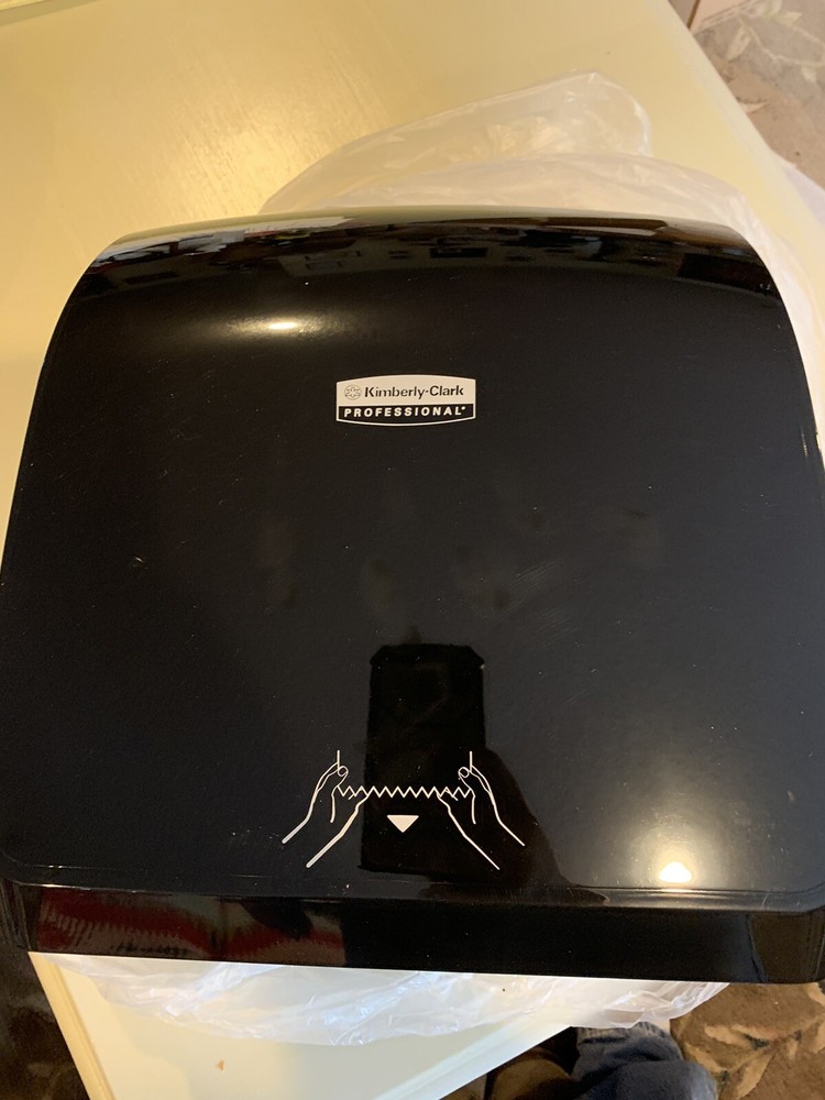 Kimberly-clark Proffessional Hard Roll Towel Dispenser
