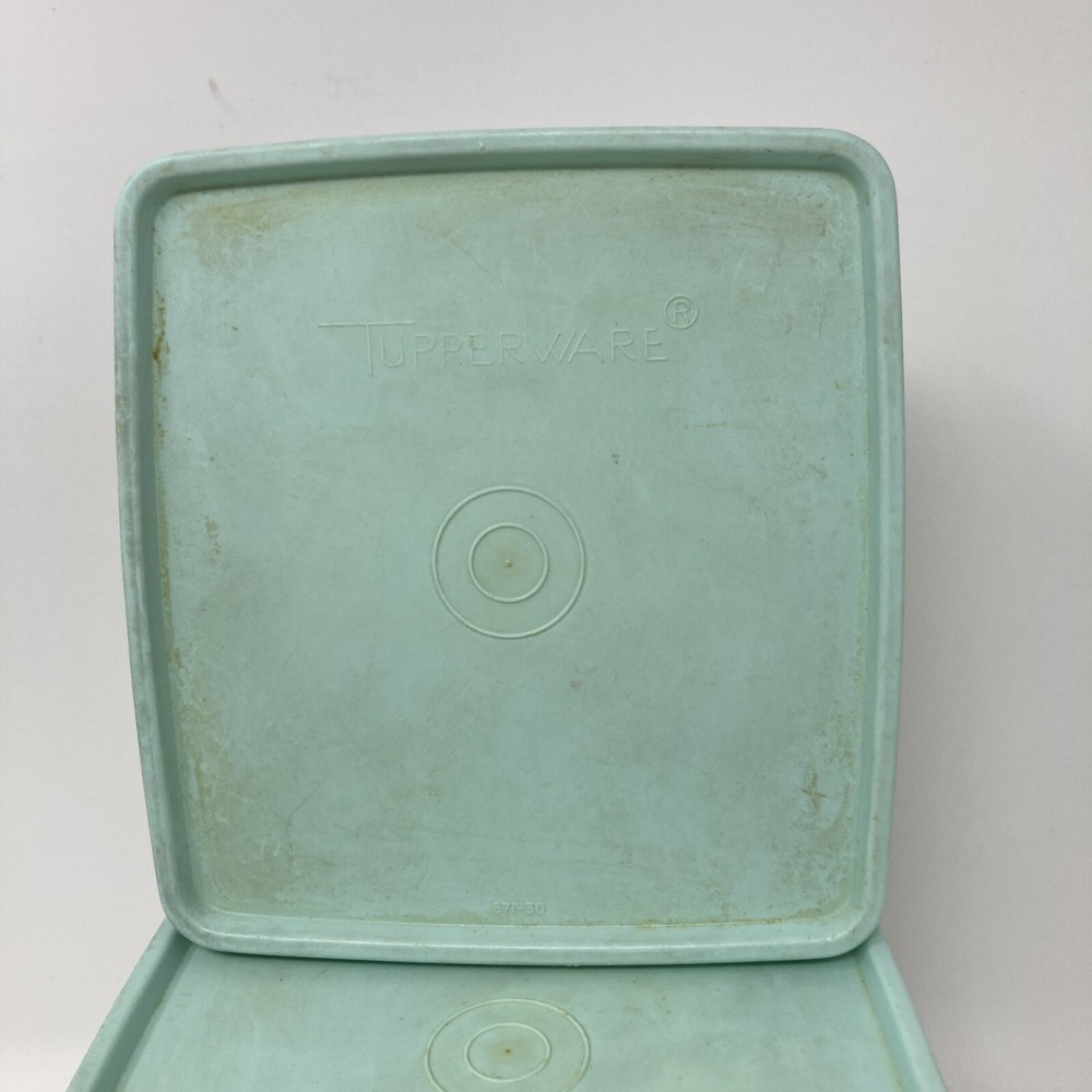 TUPPERWARE 4 square-a-way sandwich keepers sheer with mint seals #670