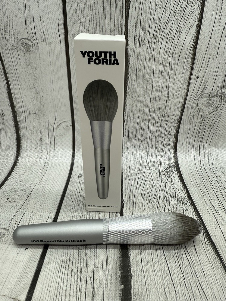 Youth Foria 100 Round Blush Brush NIB