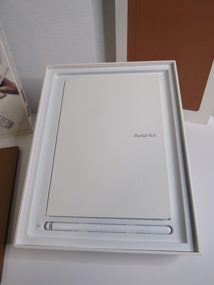 Royole RoWrite 2 Smart Writing Notebook With Real Paper Pen Writing! Great Shape