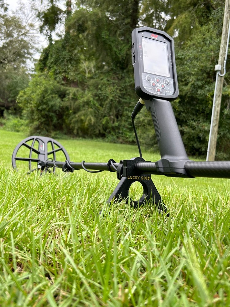 Minelab Manticore Y-Stand & Mounting Insert Black PET-G