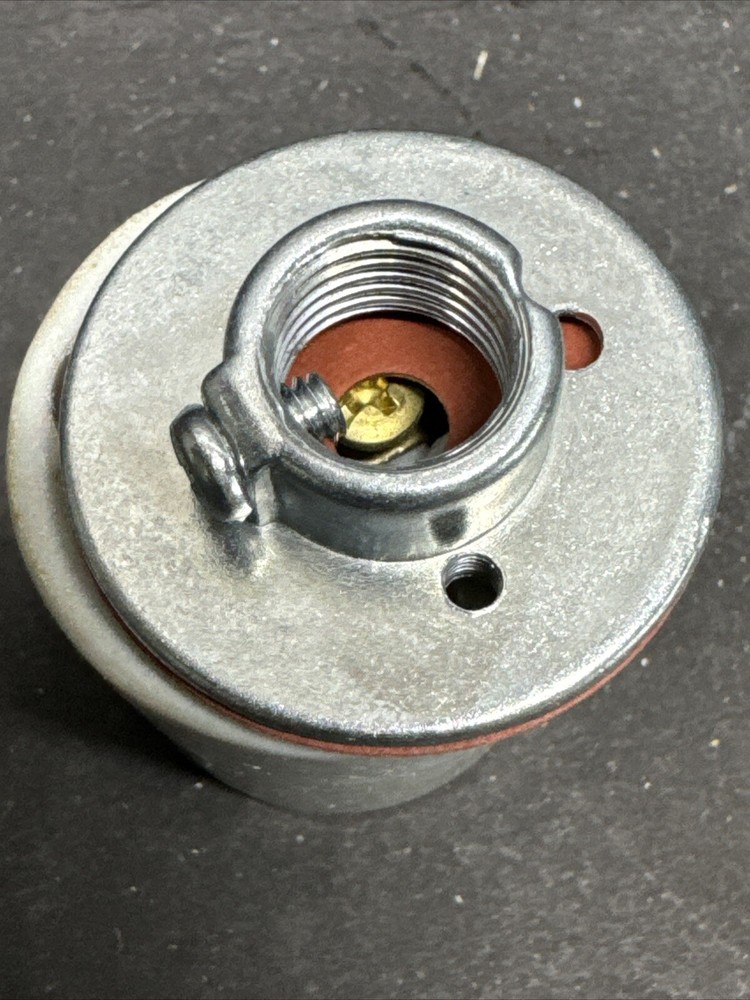 Glazed Porcelain Medium Base Socket w/Screw Terminals & Metal Cap 1/8 ISP