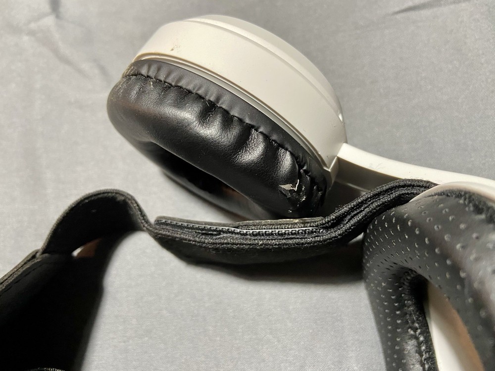 PRE-OWNED Hamilton Buhl Virtual Reality Glasses And Remote Control