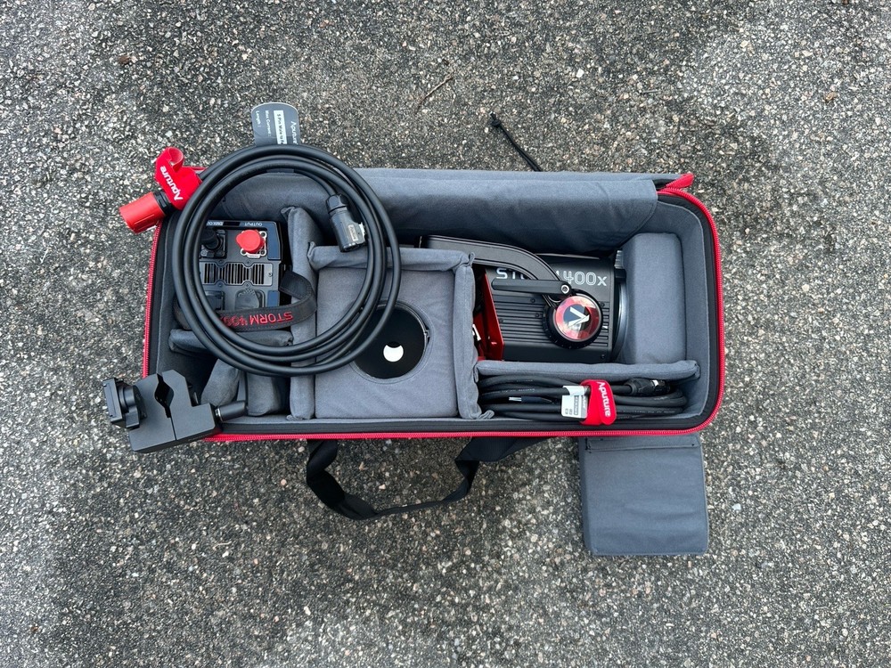 Aputure STORM 400x Tunable White LED Monolight (V-Mount)