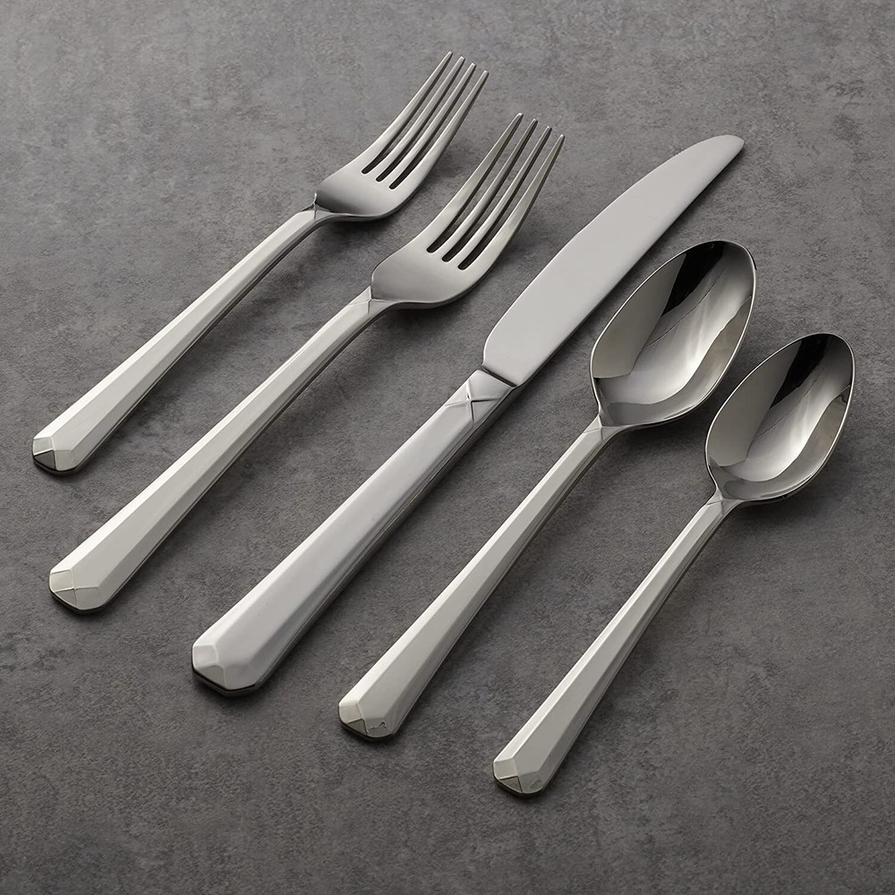 Oneida Chroma 5 Piece Place Setting