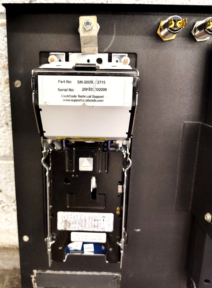 SELF-SERVICE INTERACTIVE TERMINAL W/GVISION 17" TOUCH SCREEN & BILL VALIDATOR