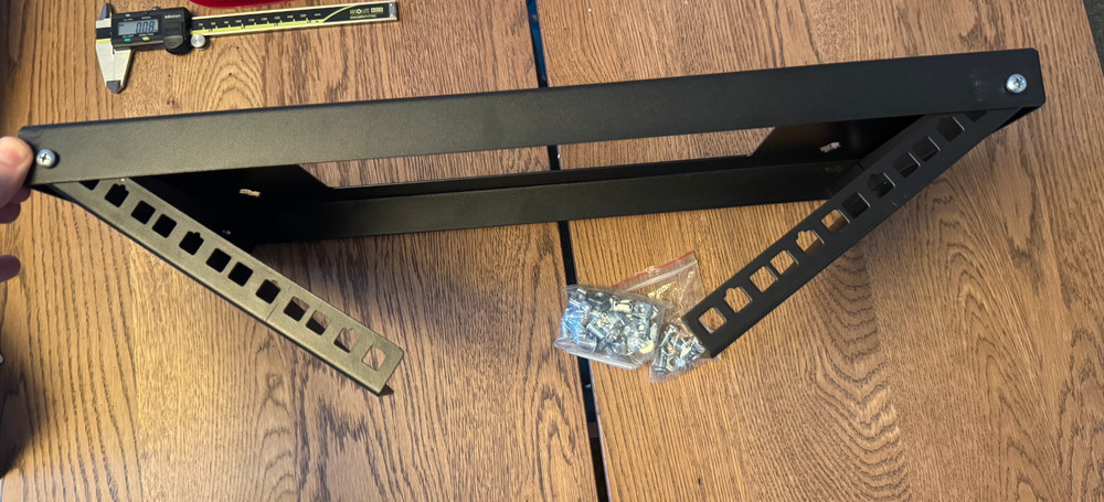 CNAweb 4U Folding 19-Inch Wall Mountable Vertical Network Rack and Server Rack