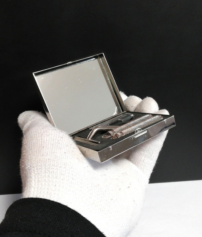 Davidoff Cigarettes Compact Travel Shaving Kit