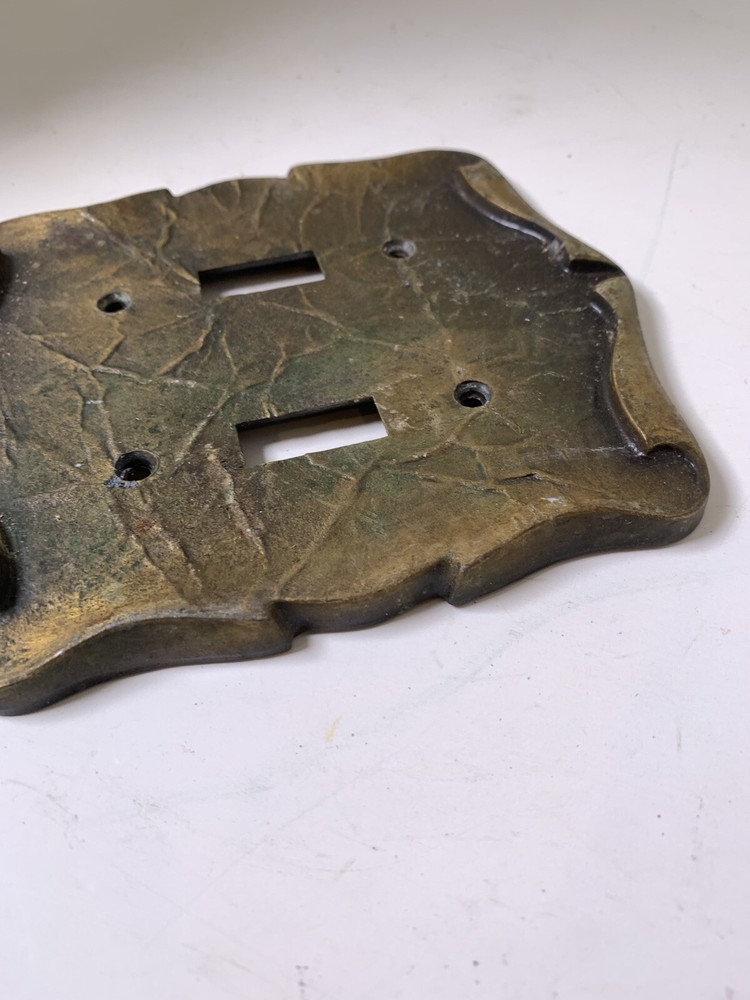 Scroll Leaf Texture Double Light Switch Cover Plate 1960's CSA Vintage