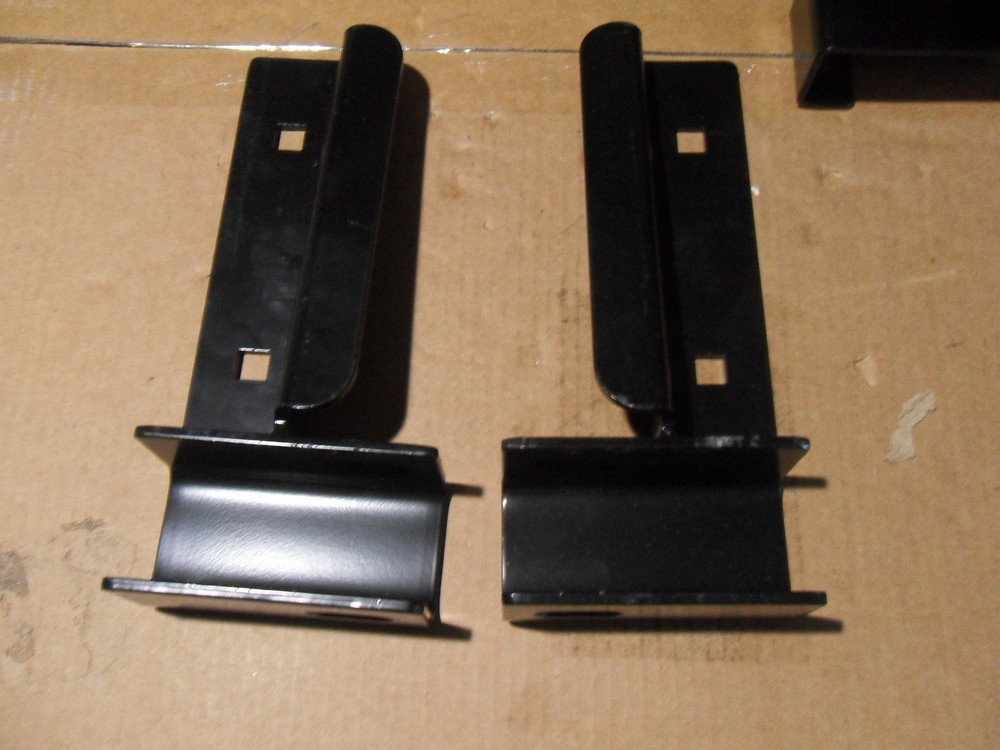 Backrack Antenna Mounting Bracket | Driver/Passenger Side, Black | 91008 |