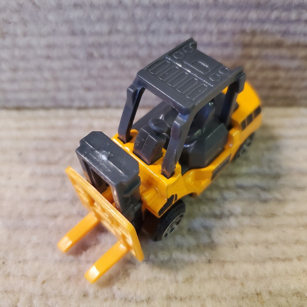Construction Vehicle. Forklift. Loose.