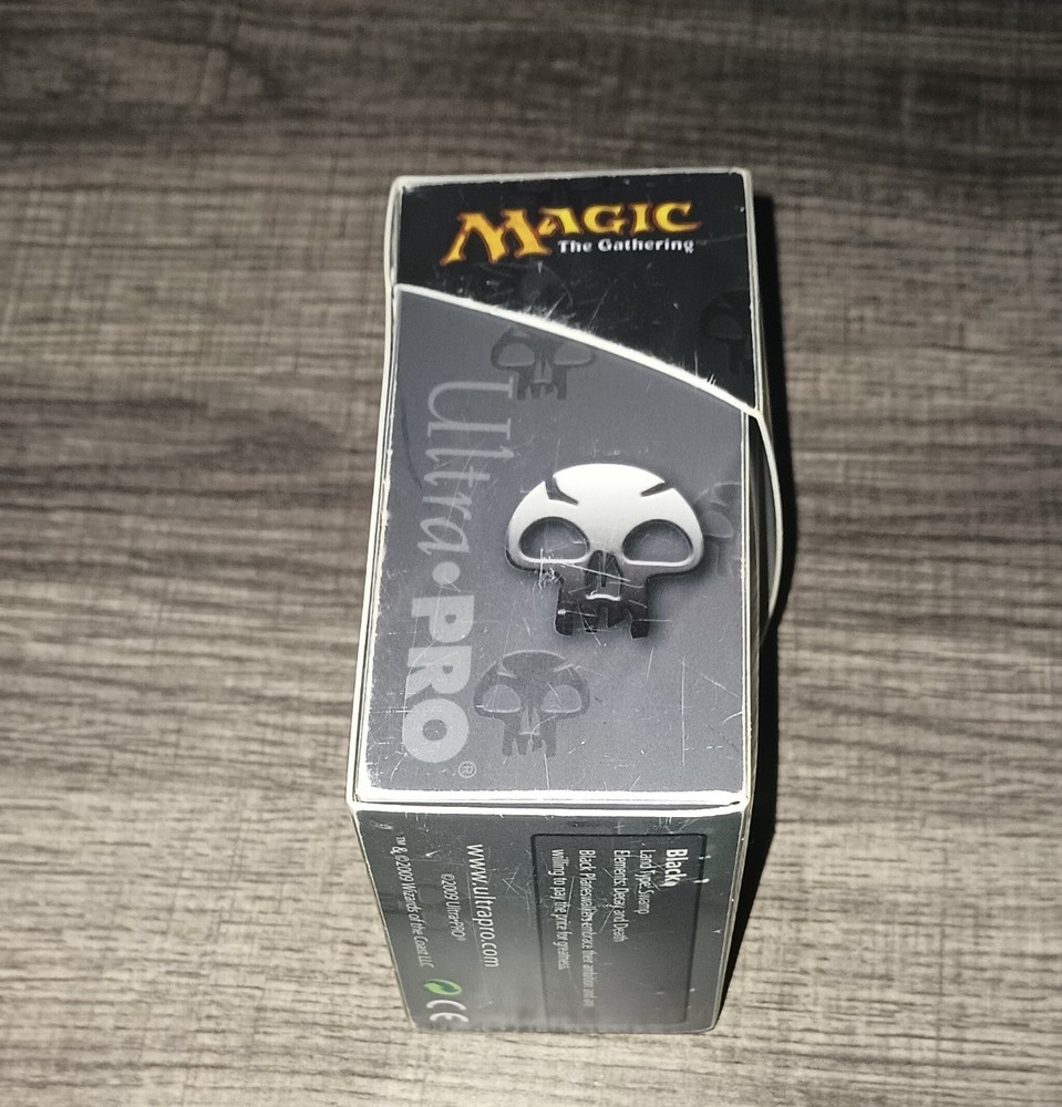 Ultra Pro MTG: Black Mana Symbol Deck Box
