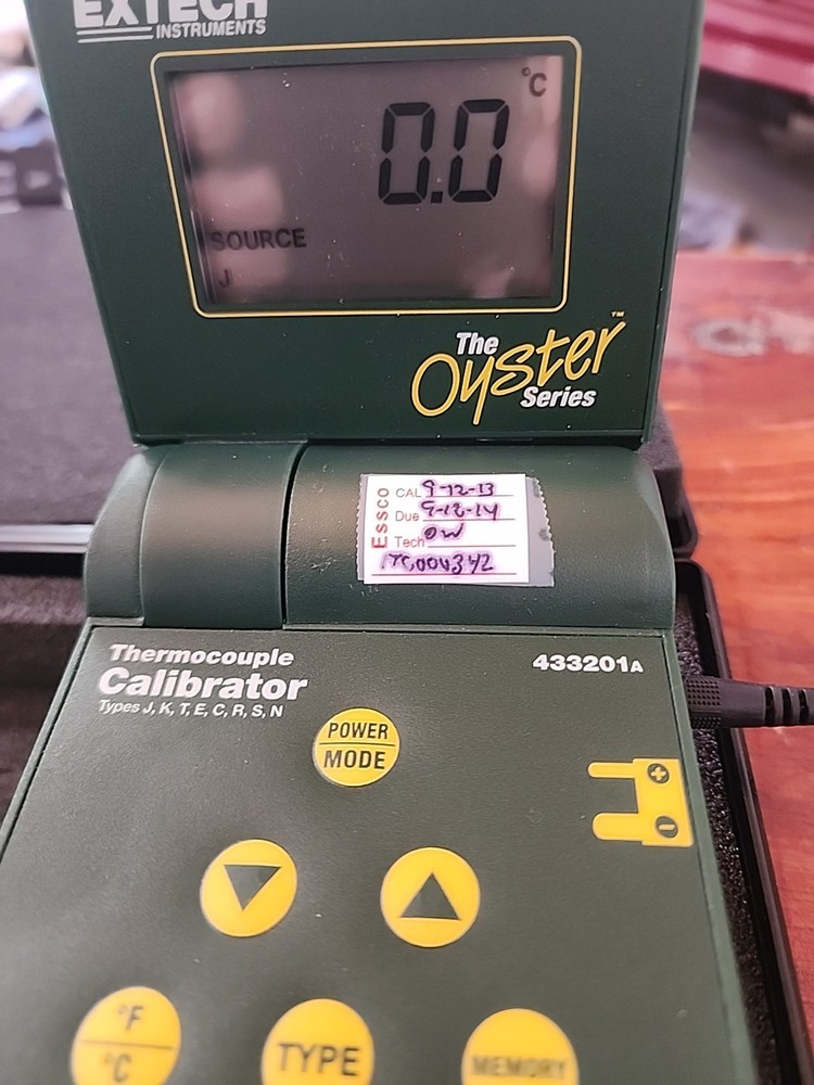 EXTECH Instruments The Oyster 433201A Microprocessor Thermocouple Calibrator