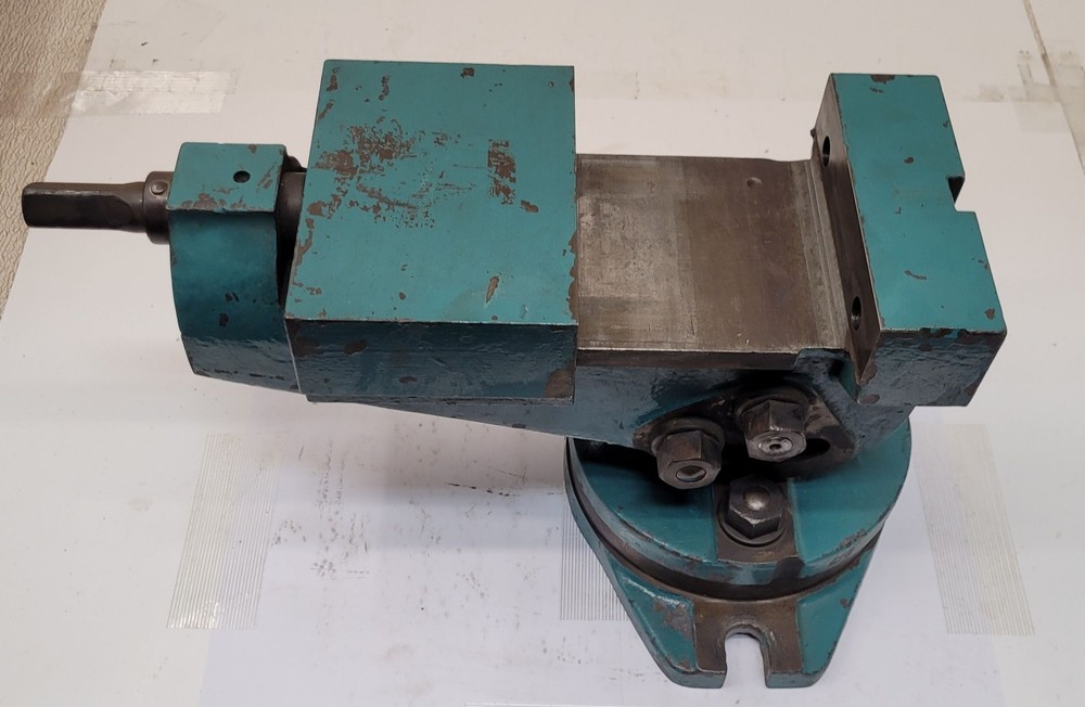 Vise w/ Swivel Base – 6” Wide