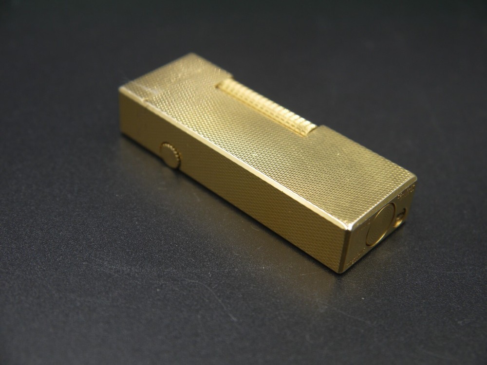 Dunhill Plaque D'Or - Exquisite Cigarette Lighter in Perfect Condition...!!!