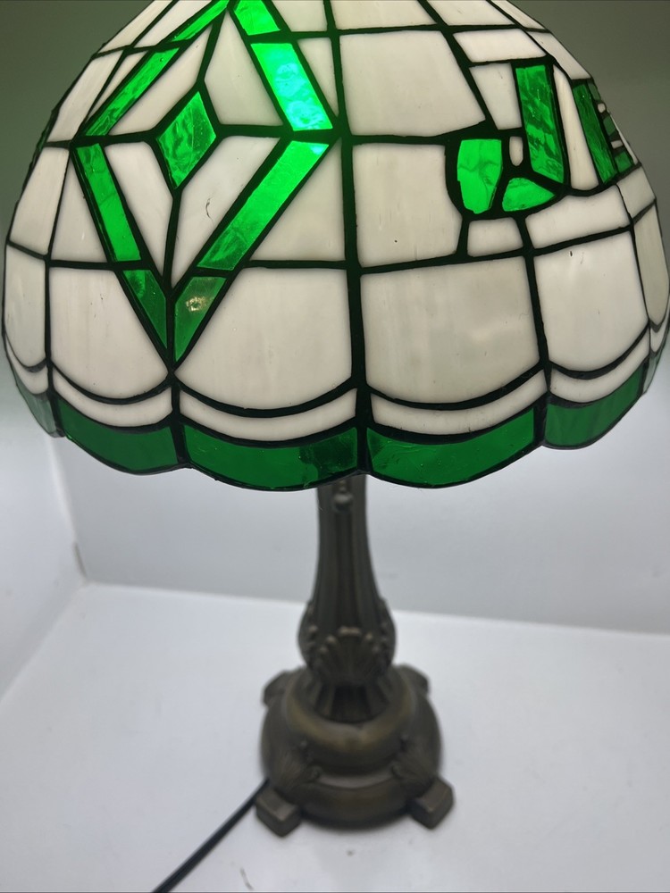 Jets table lamp tiffany style works great shape