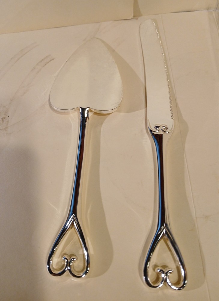 WEDDING CAKE KNIFE SERVING SET,STUDIO/His & Hers Silver Heart Cake Knife/Server