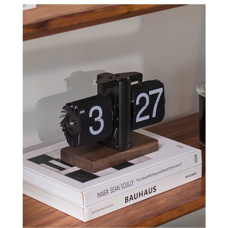 Automatic page turning clock desktop ornament retro mechanical pendulum creative