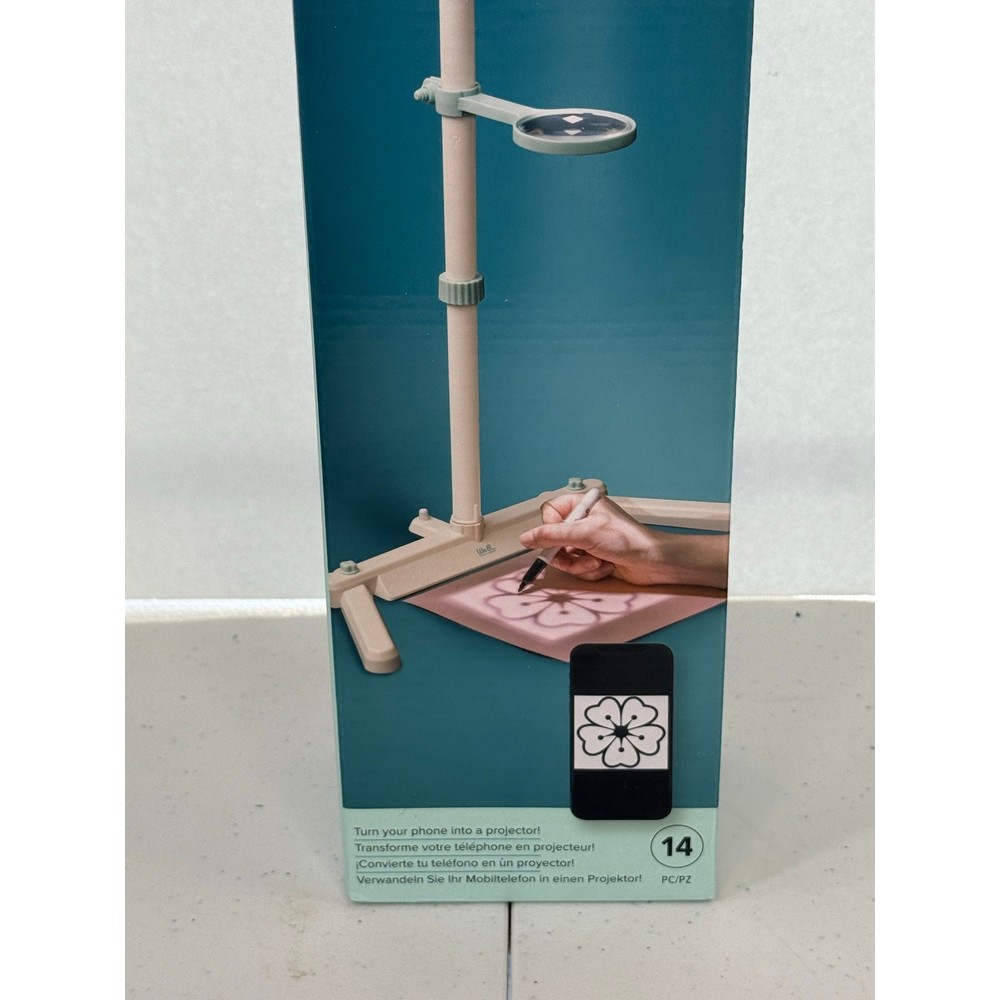 American Crafts We R Memory Keepers Basic Tool Craft Projector