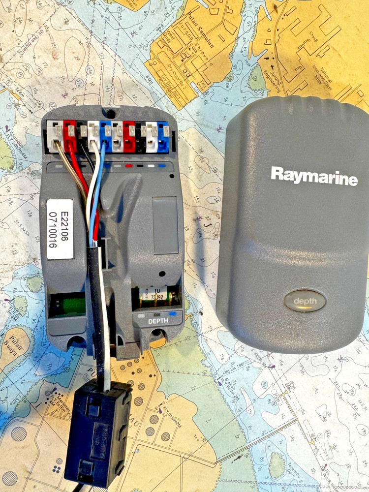 Raymarine ST70 DEPTH Transducer Pod Base - E22106 -  Excellent Working Condition