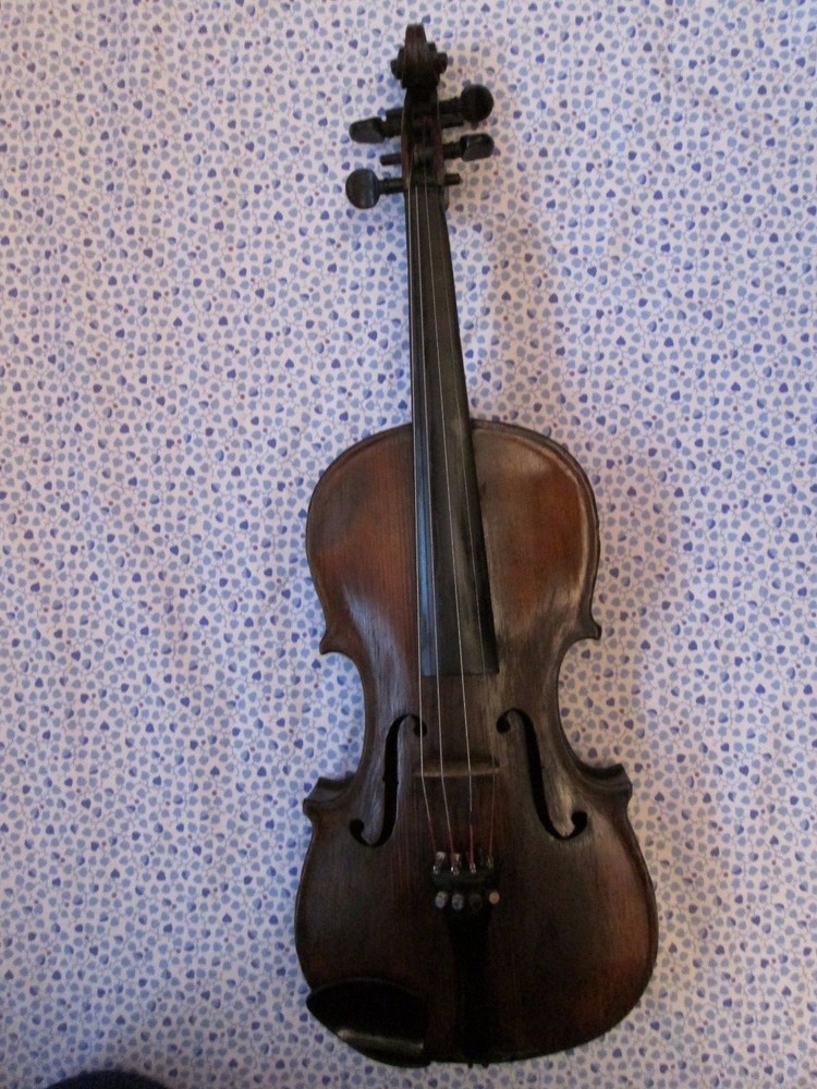 VERY, VERY OLD FULL SIZE VIOLIN