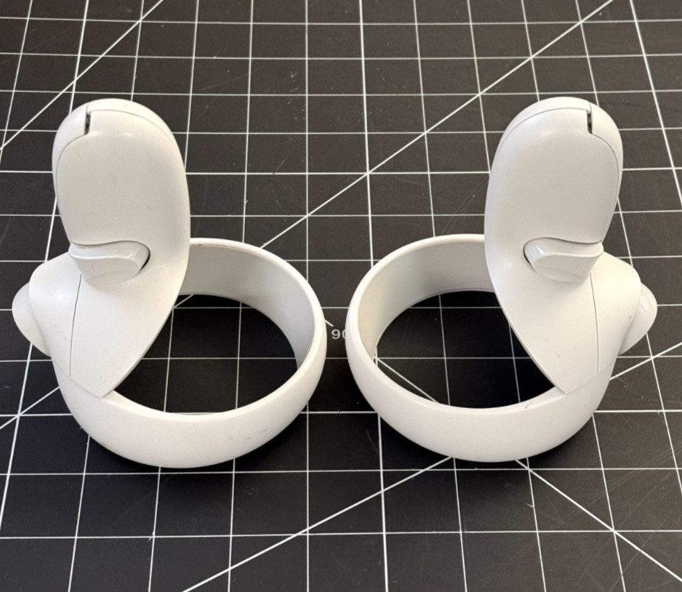 Genuine OEM Oculus Quest 2 Left + Right Controllers PAIR Working + Fully Tested