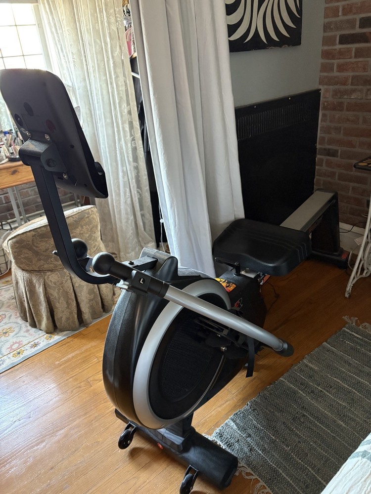 FITNESS REALITY 4000MR Magnetic Rower Rowing Machine with 15 Workout Programs