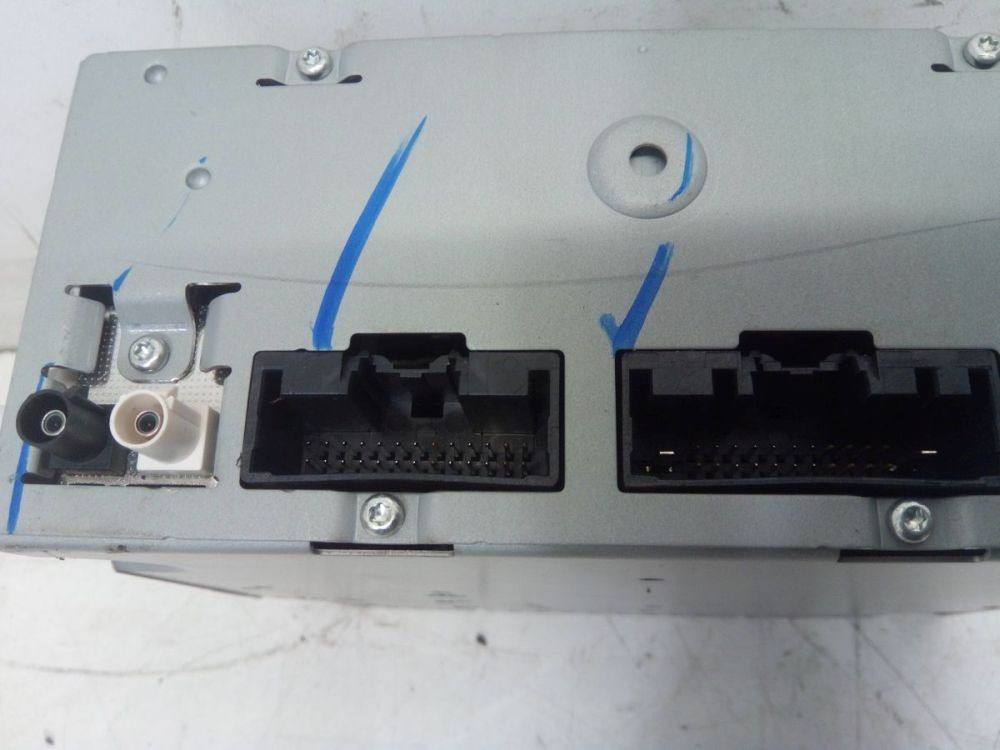 Radio/CD Changer Combination Code Pas Available. For Ford Transit V36