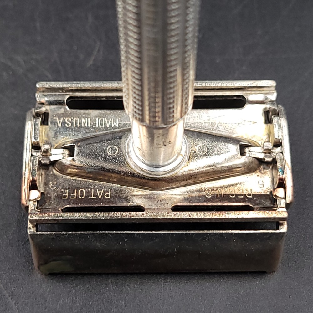 1956 Gillette Super Speed Blue Tip Flare DE TTO Safety Razor Date Code B3