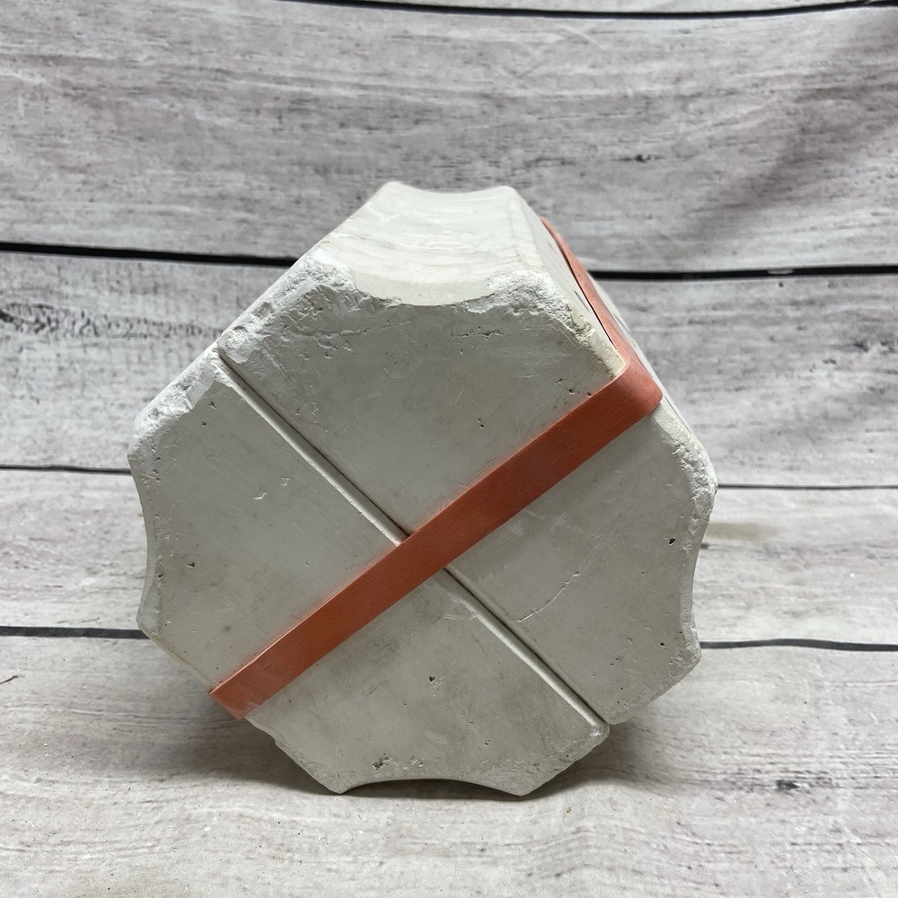 Ceramic Mold Cross On Egg D-89