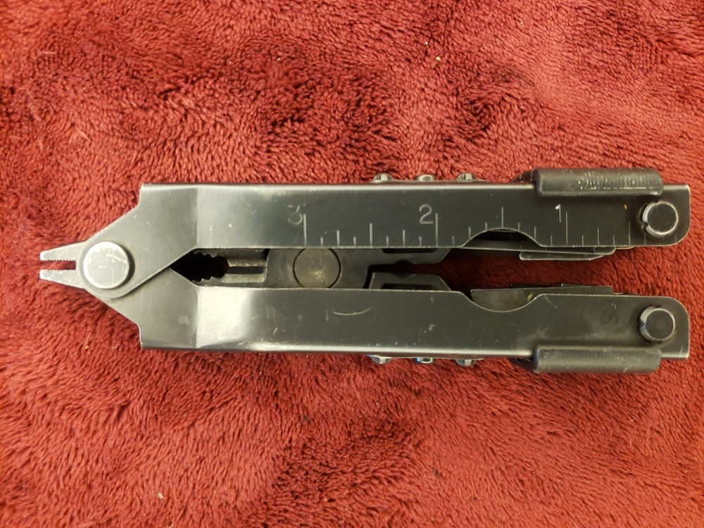🔪 Gerber Multi Tool Black Needlenose MP600