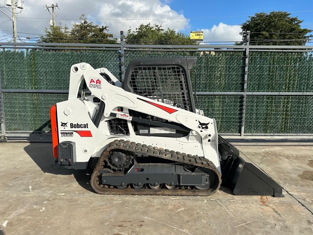 2019 BOBCAT T595 OPEN CAB - STANDARD CONTROLS- NO DEF- NEW TRACKS