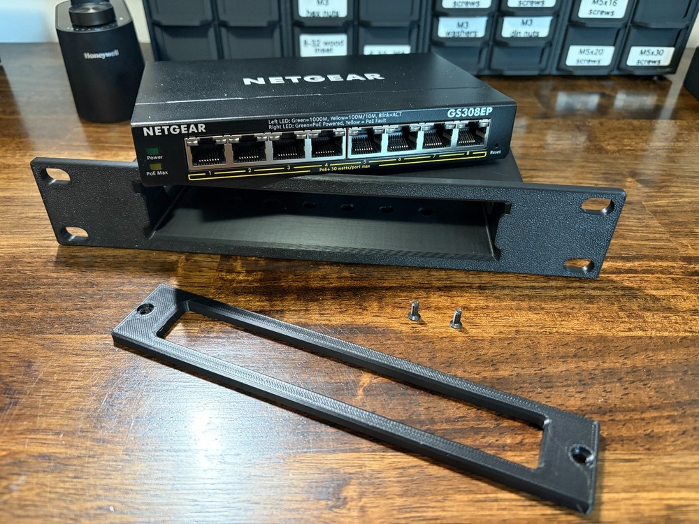 netgear switch GS308EP 10" rackmount (mount only)