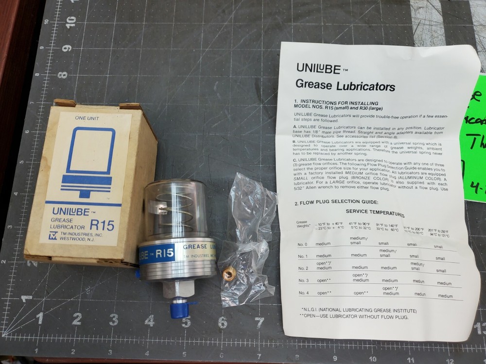 1/8” MPT Base Grease Lubricator - Spring Operated - RF15 [A3S4]