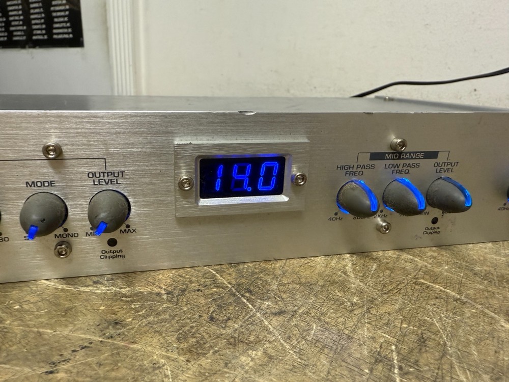 AudioBahn AX380Q Rack Mount Processor