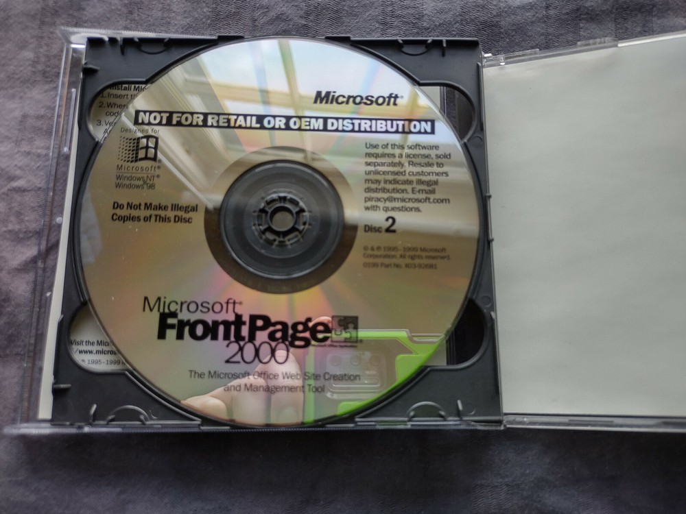 Microsoft Frontpage 2000 - Not for Retail Version Vintage Software for Windows