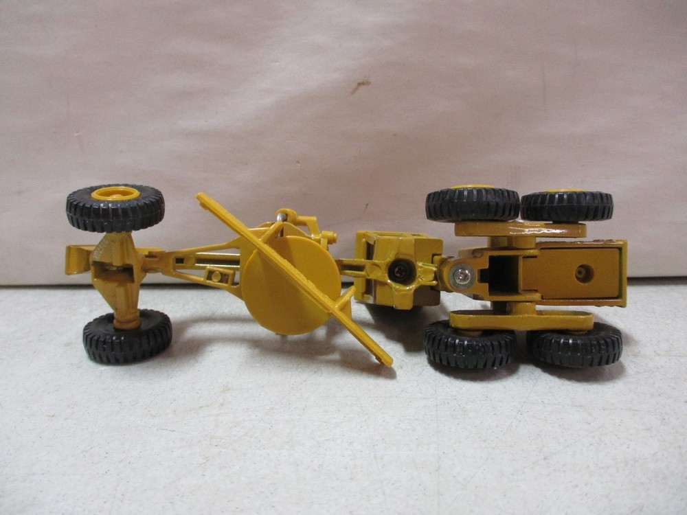 Ertl Caterpillar 12G Grader A