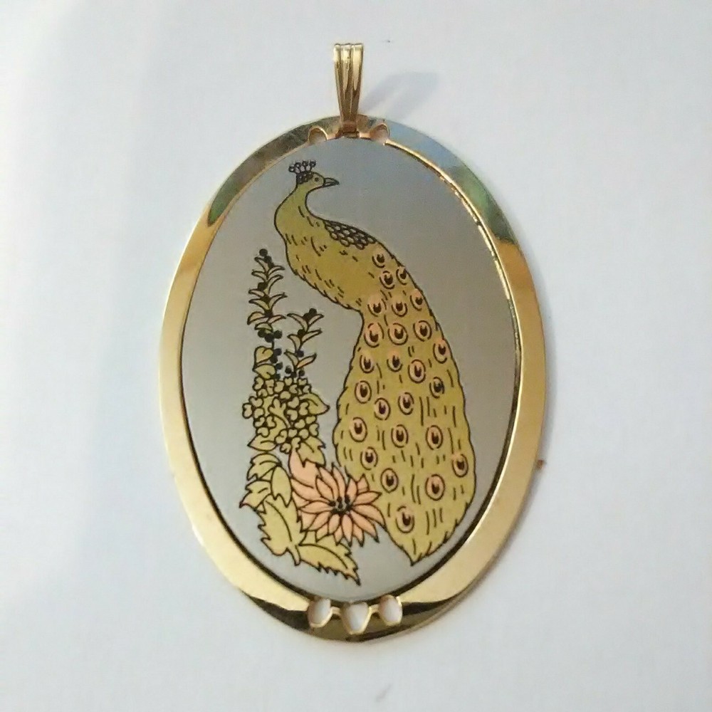 BEAUTIFUL PEACOCK LOGO PENDANT GREAT FOR ANY OLDER COLLECTION # 2.