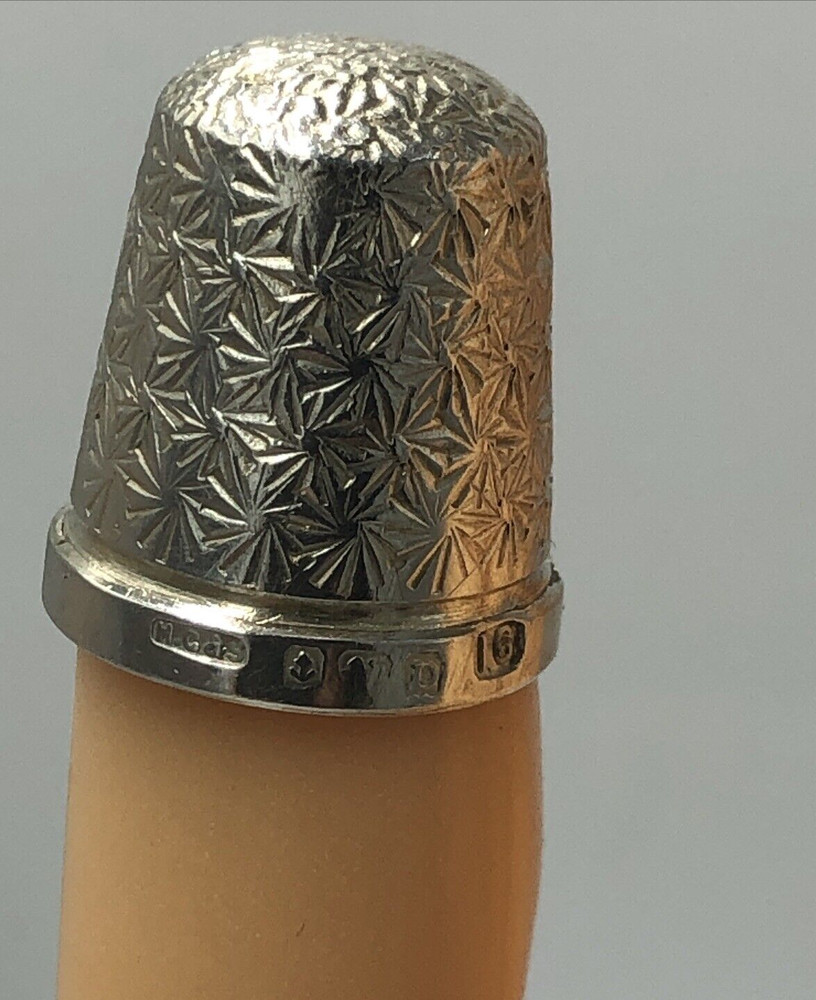 Antique Solid Silver Thimble The Spa Henry Griffith & Son Birmingham 1928 Boxed