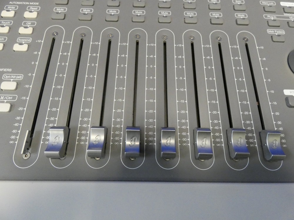 Digidesign 003 (Part # 9100-38030-00) Firewire Audio Interface & Control Surface