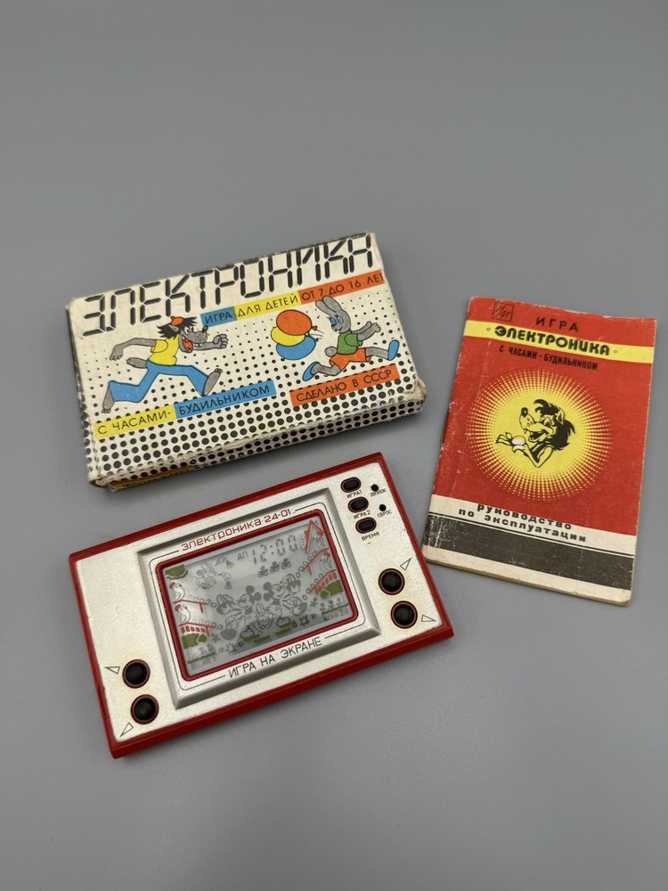 Electronics 24-01 Mickey Mouse (1984) Soviet LCD Game