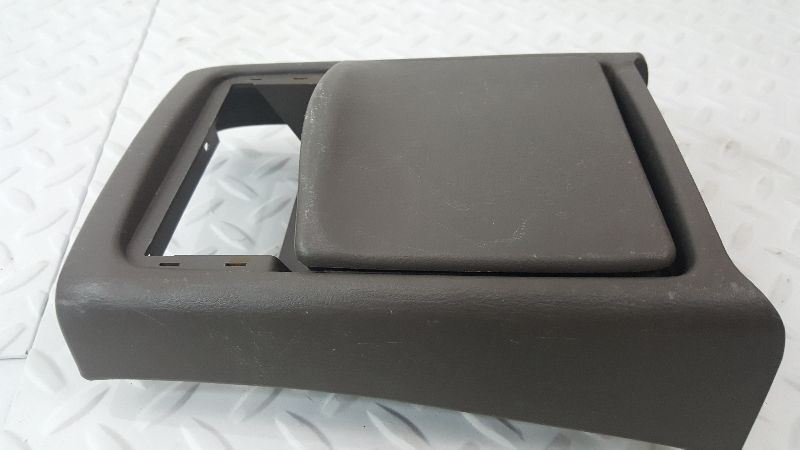 2000 Subaru Outback Rear Center Console Cup Holders