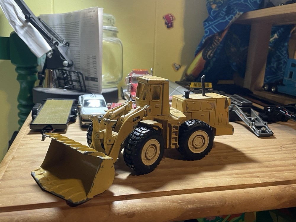Ertl Loader lot (rough shape)